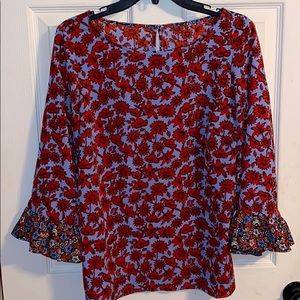 Donating soon‼️ Red floral flare sleeve top
